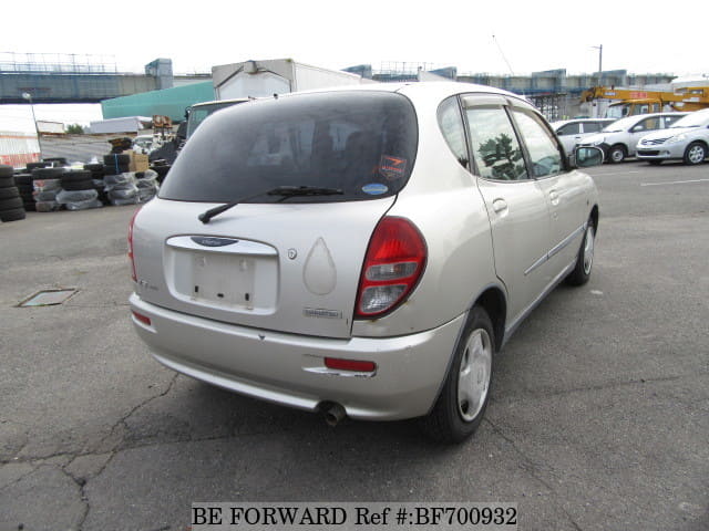 Daihatsu storia 2001