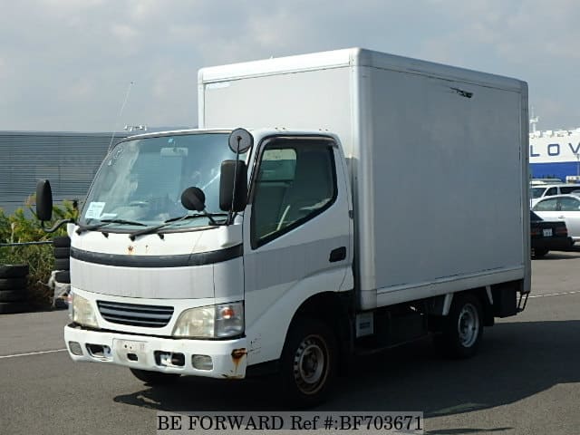 TOYOTA Dyna Truck