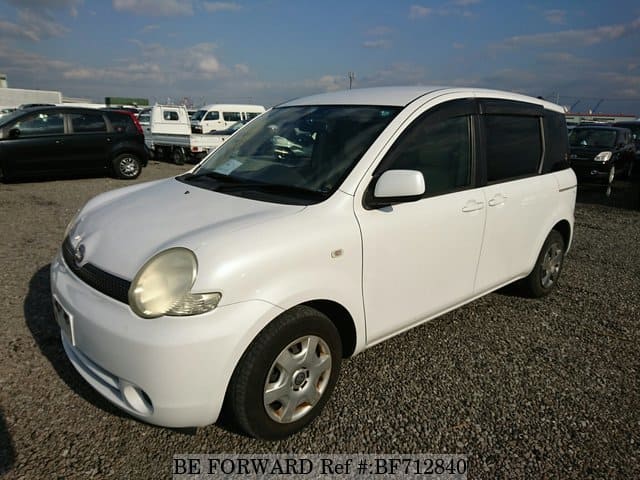 Toyota sienta ncp81g
