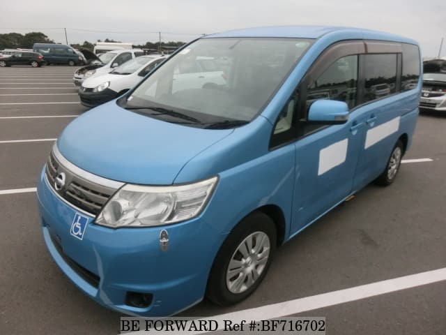 Nissan serena 2008