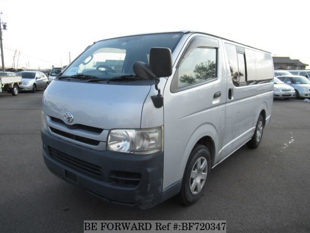 TOYOTA Regiusace Van