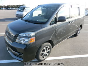 Used 2005 TOYOTA VOXY BF720622 for Sale