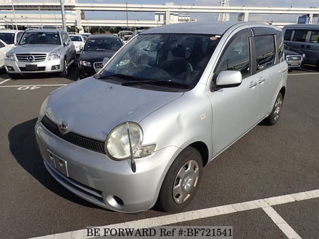 TOYOTA Sienta