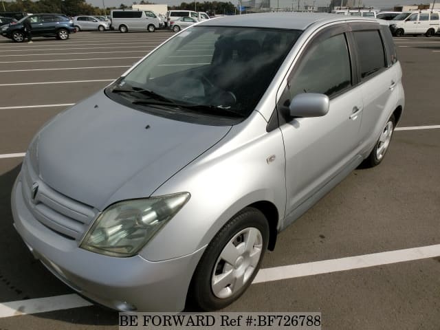 TOYOTA IST