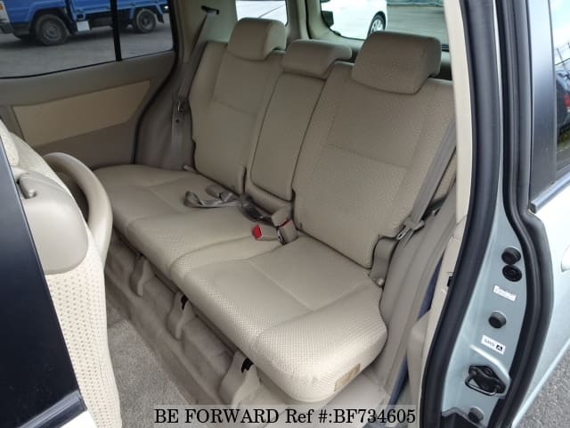Toyota raum 2009