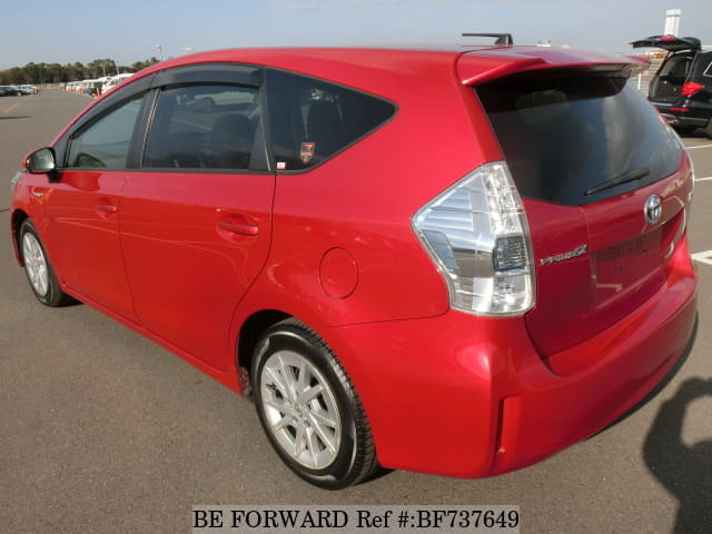 Toyota prius alpha 2012