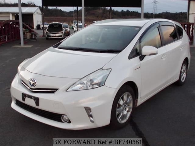 Toyota prius alpha 2012