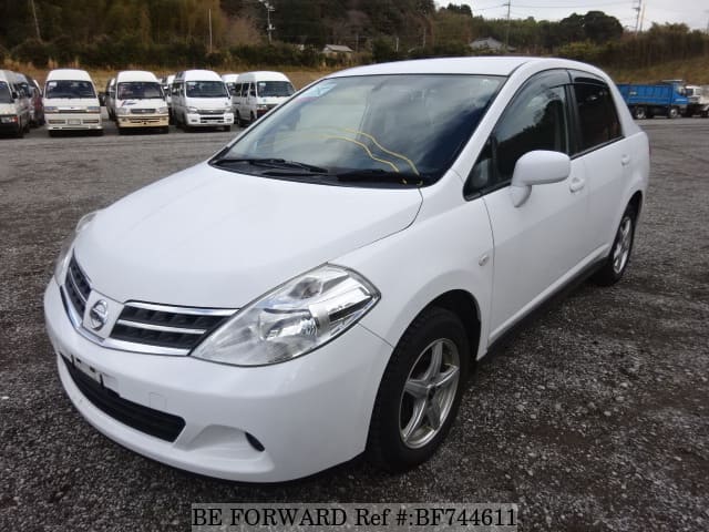 NISSAN Tiida Latio