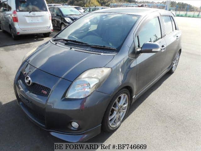 Toyota vitz 2008 год