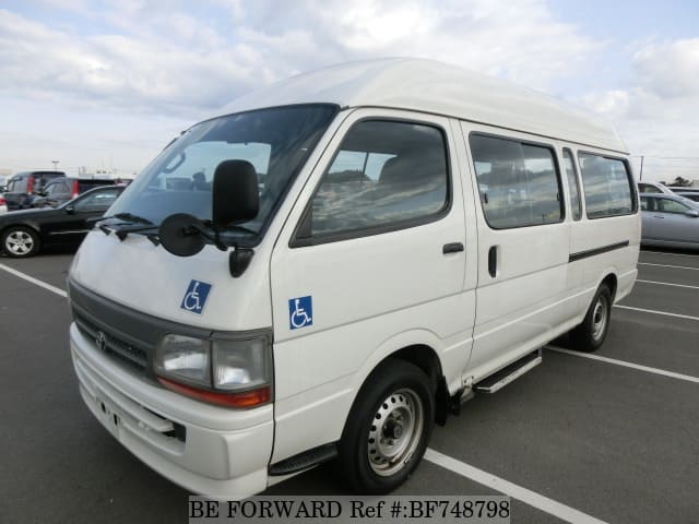 TOYOTA Hiace Commuter