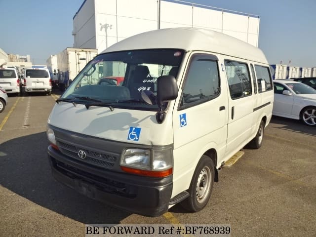 TOYOTA Hiace Commuter