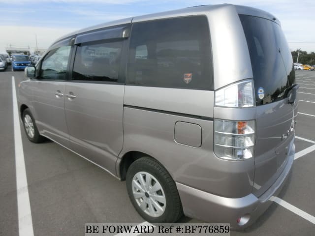 Toyota voxy 2003