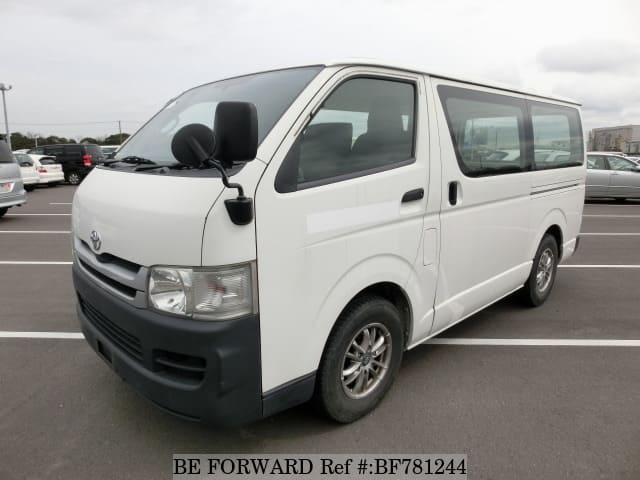 TOYOTA Regiusace Van