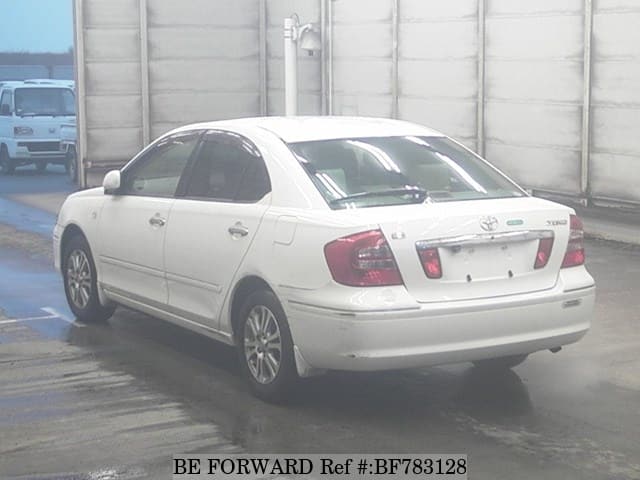 Toyota premio azt240
