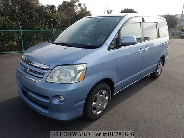 Toyota noah 2005