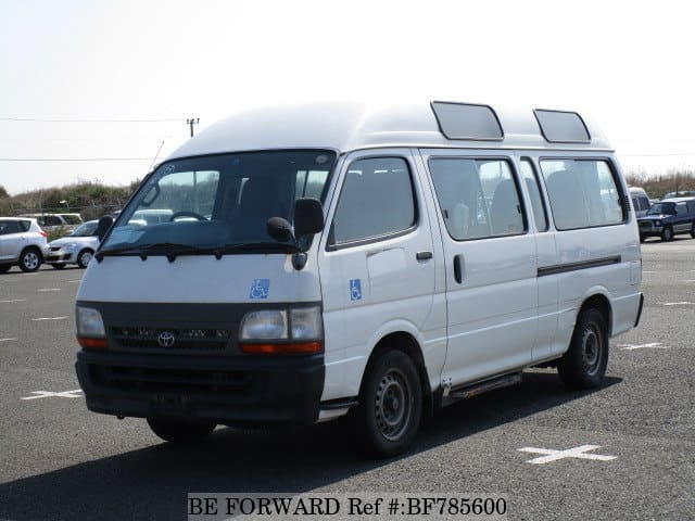 TOYOTA Hiace Commuter