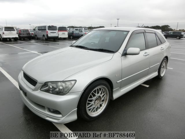 Toyota altezza 2004