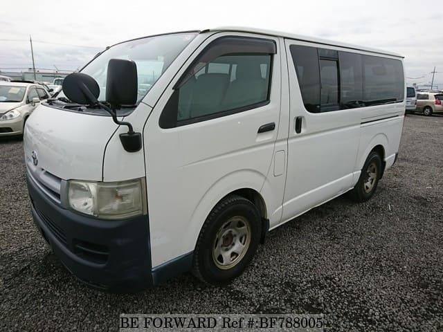 TOYOTA Regiusace Van