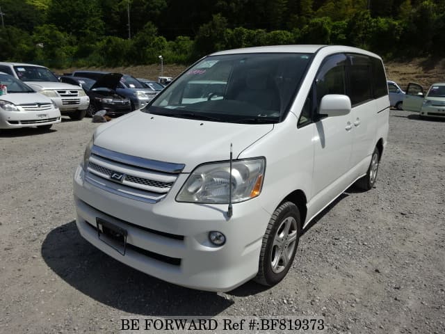Toyota noah 2005