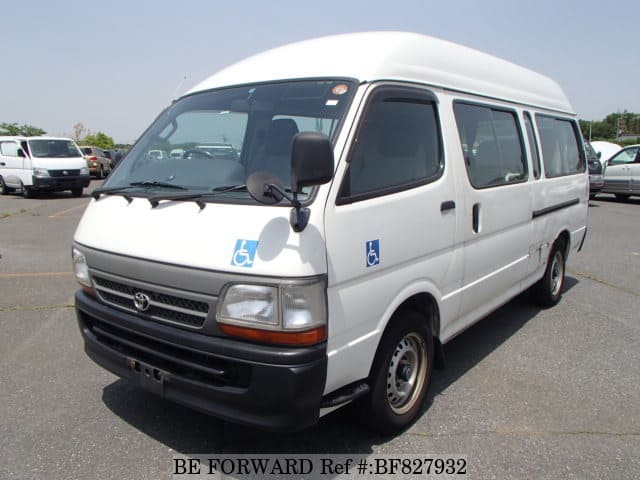 TOYOTA Hiace Commuter