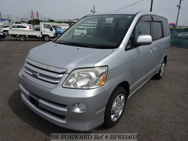 Toyota noah 2005