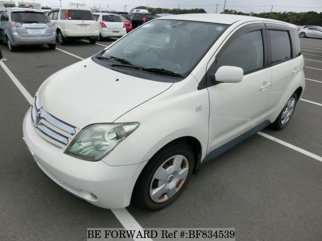 TOYOTA IST