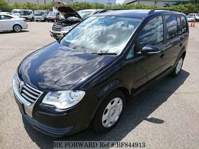 VOLKSWAGEN Golf Touran