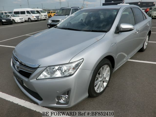 Toyota Camry Hybrid Gl Car Review It S A Nice Day For A White Camry Drivelife