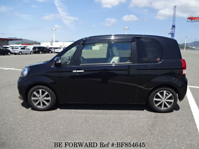 Toyota porte 2012