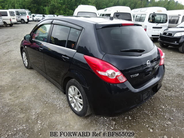 Nissan tiida axis