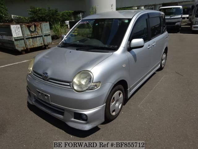 TOYOTA Sienta