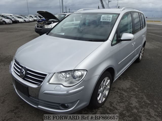 VOLKSWAGEN Golf Touran