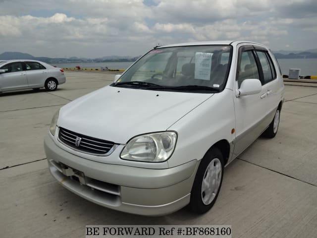 Toyota raum 2001