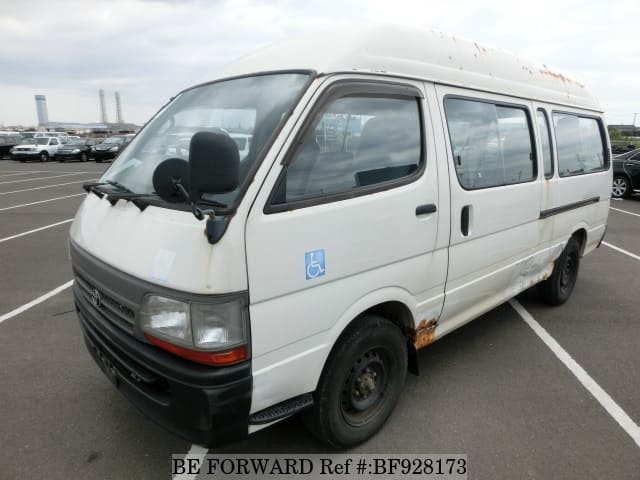 TOYOTA Hiace Commuter