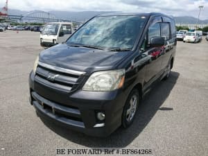 Used 2004 TOYOTA NOAH BF864268 for Sale