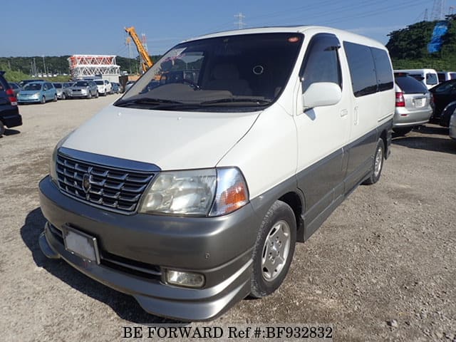 TOYOTA Grand Hiace