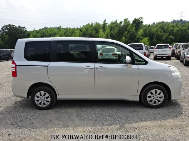 Used 2013 TOYOTA NOAH X/DBA-ZRR75G for Sale BF933924 - BE