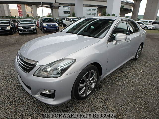 Toyota crown grs204