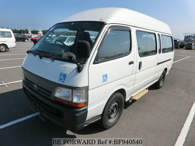 TOYOTA Hiace Commuter