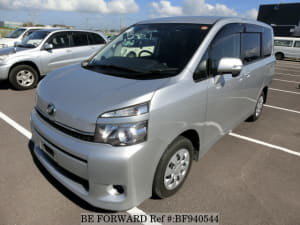 Used 2013 TOYOTA VOXY BF940544 for Sale