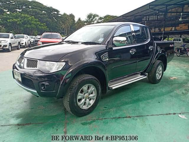 MITSUBISHI Triton