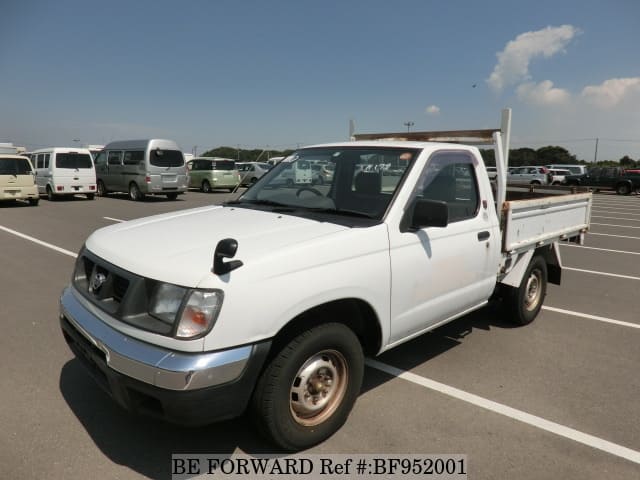 NISSAN Datsun Truck