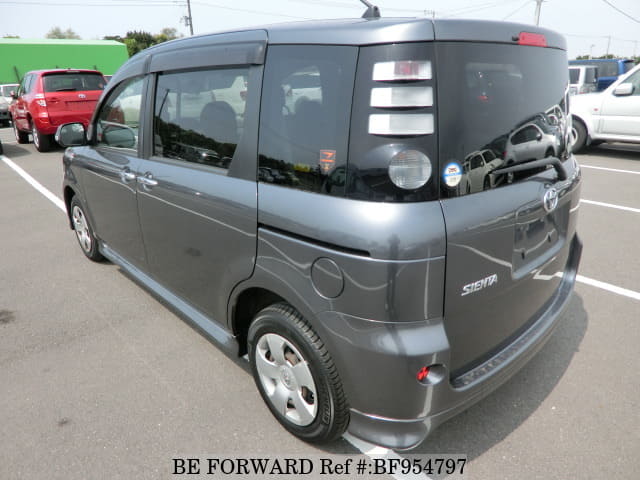 Toyota sienta ncp81g