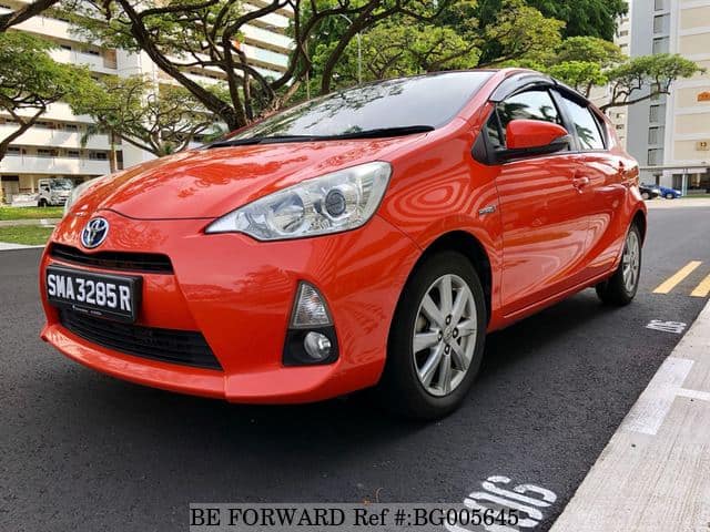 TOYOTA Prius C