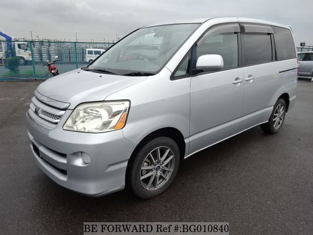 Toyota noah 2004