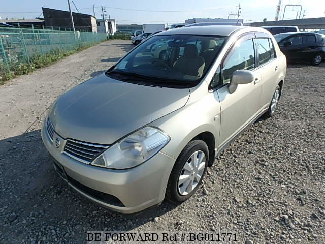 Nissan tiida 2004