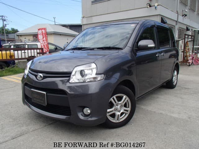 Toyota sienta 2011