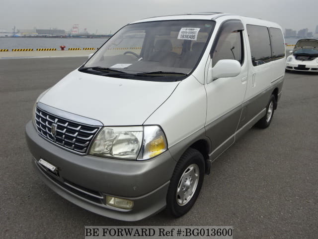 TOYOTA Grand Hiace