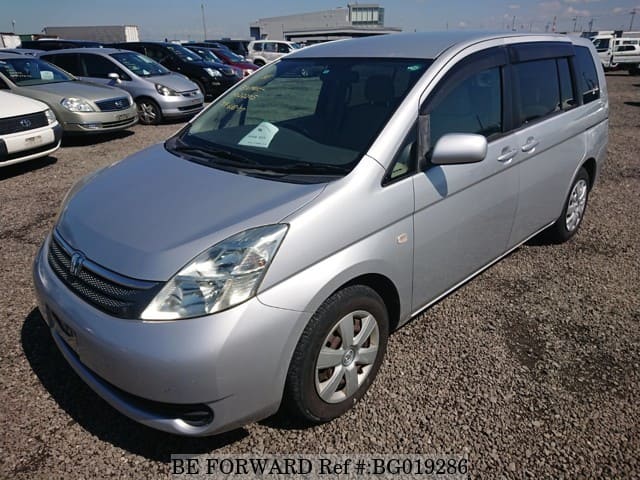 Toyota isis 2005