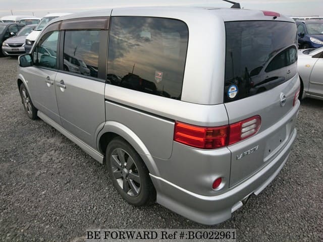 Nissan lafesta b30